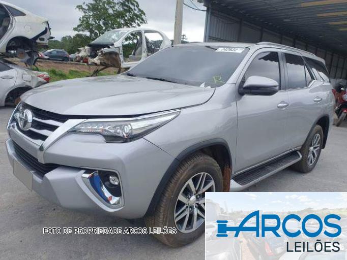 TOYOTA HILUX SW4 21/21