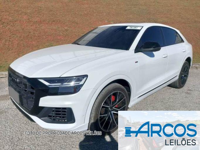 AUDI Q8 20/20