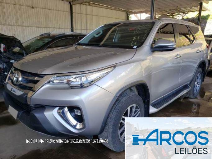 TOYOTA HILUX SW4 17/18