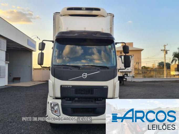 VOLVO VM 330 15/15