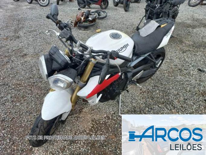 TRIUMPH STREET TRIPLE 15/15