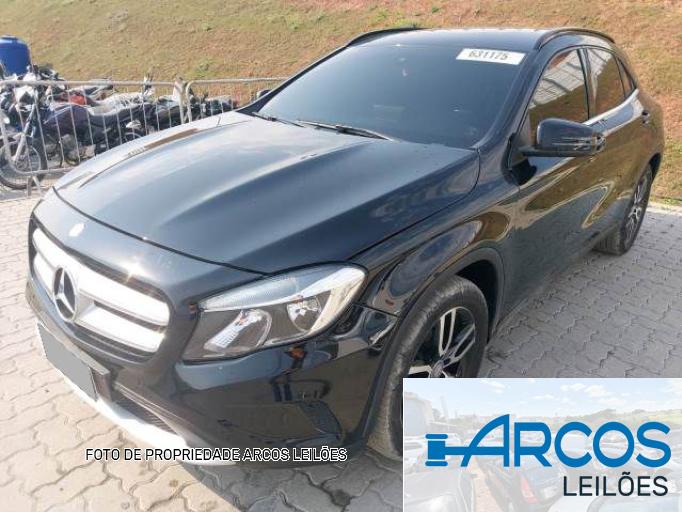 MERCEDES BENZ GLA 200 16/16